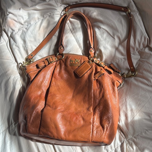 Coach Handbags - Coach Vintage Leather Camel Tan Light Brown Removable Crossbody Shoulder Bag